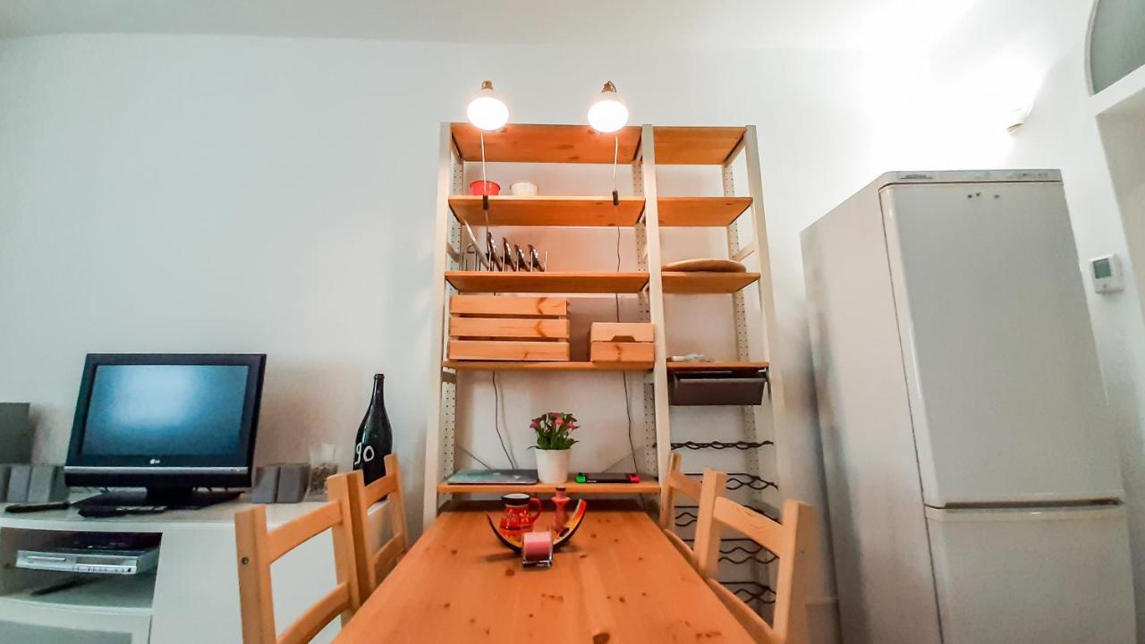 Altido Lovely 1-Br Flat With Easy Access To Centre Milão Exterior foto